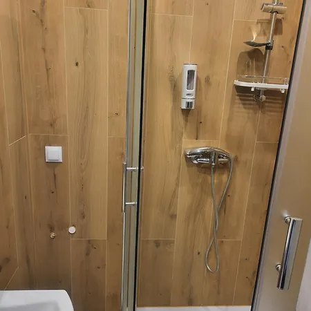 Rooms4rest Popularna - Private For Tourists Couette-café *