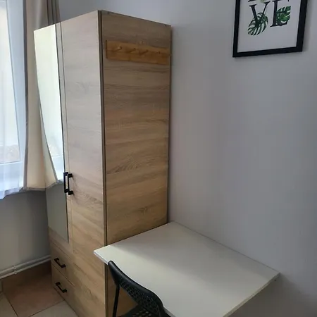 Rooms4rest Popularna - Private For Tourists Frühstückspension Warschau